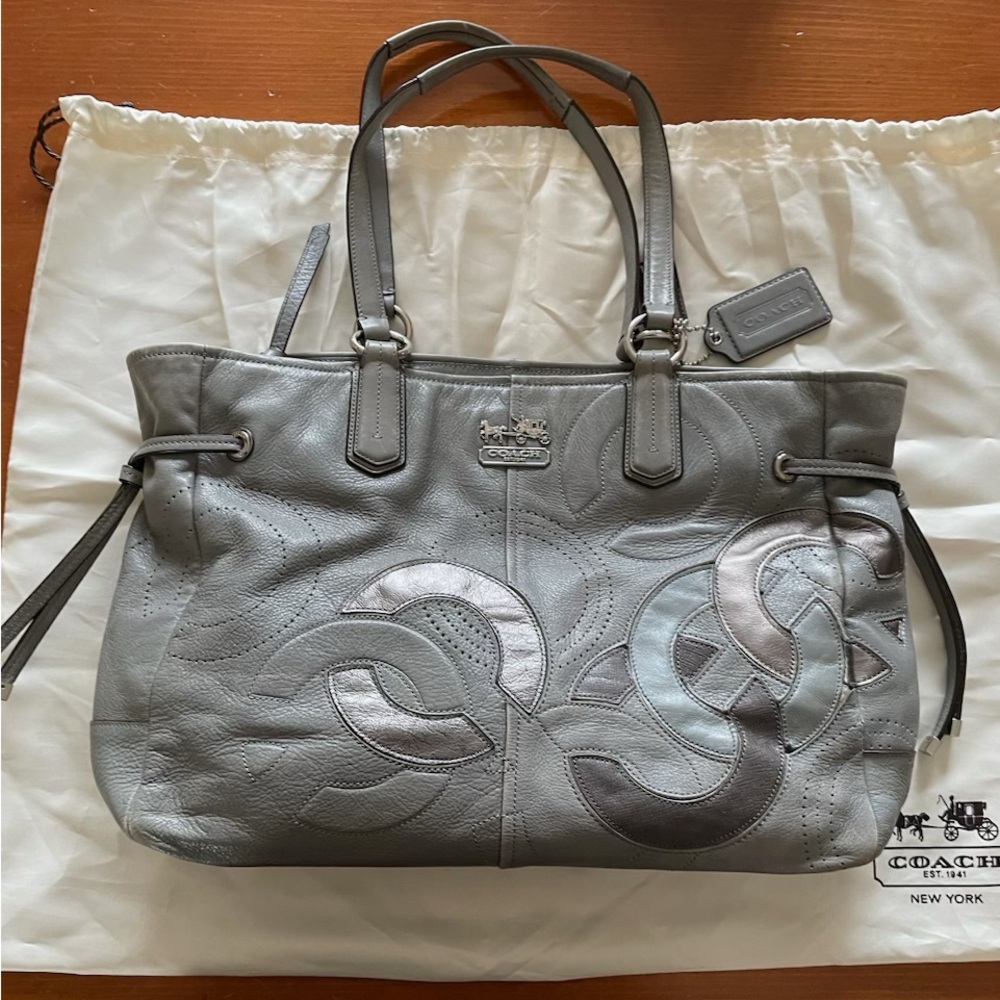 Coach leather bag. Gray. Like new.